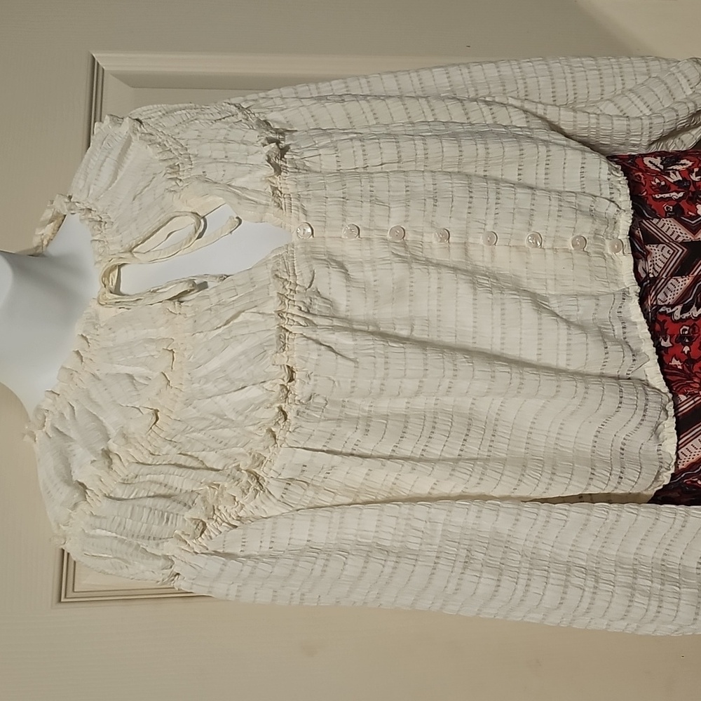 Free People off-white blouse. Ruffled bust area. 3-button sleeves